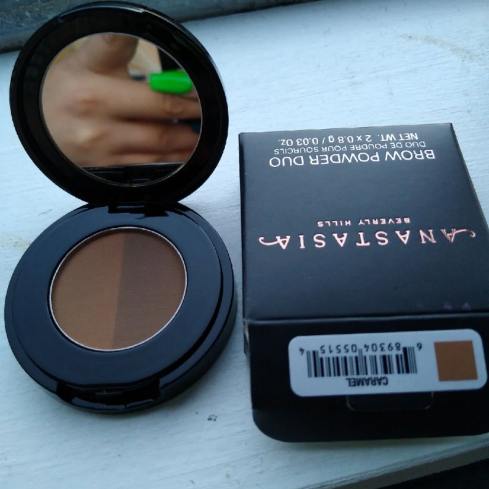 Anastasia Beverly hills eyebrow powder